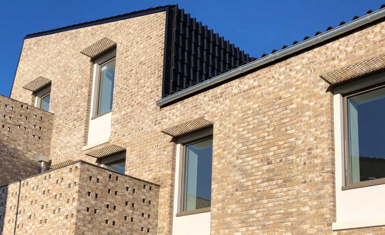 Crest Bricks And Roofing Tiles Supplied To Bricklink